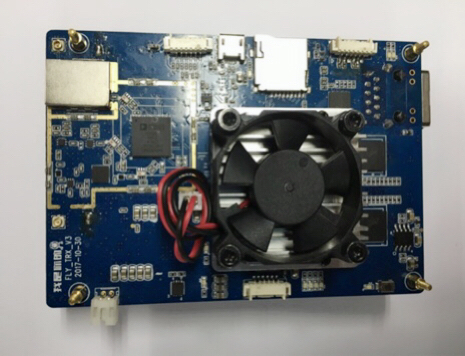 1539594126858311.jpg FPGA+SDR芯片的無線圖傳主板.jpg